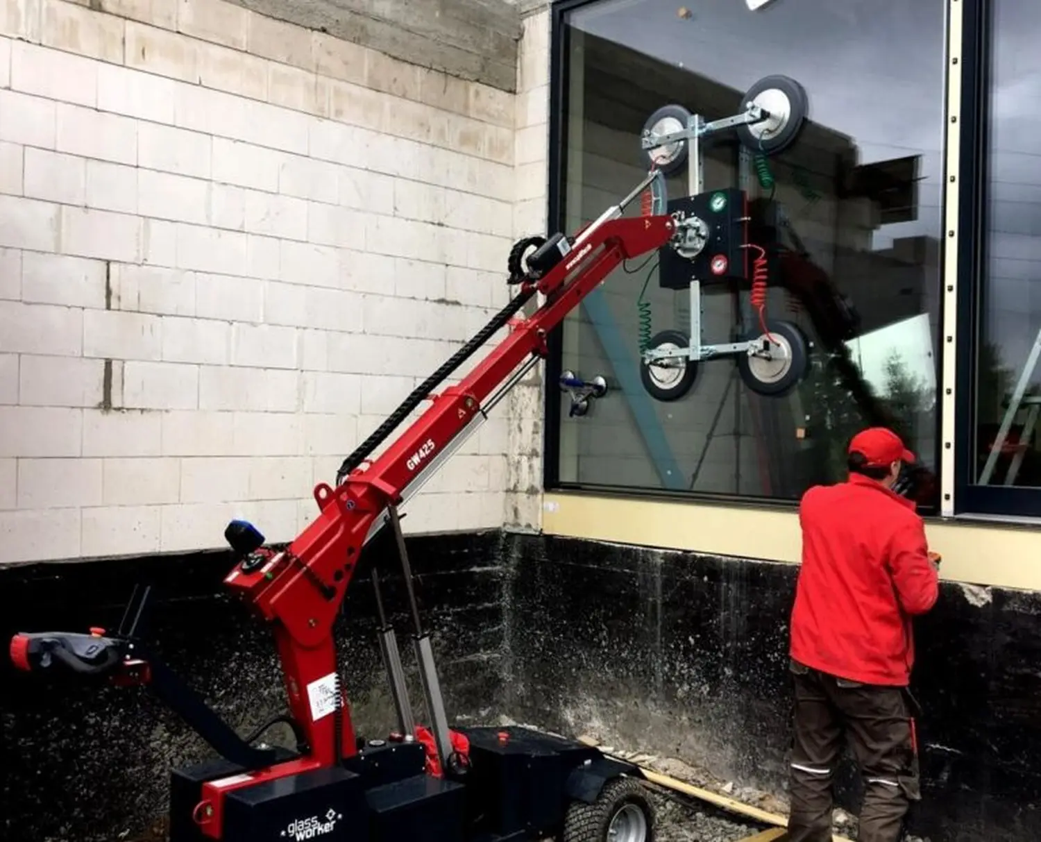 Czarny Montage Bau - Glasmontagemaschine