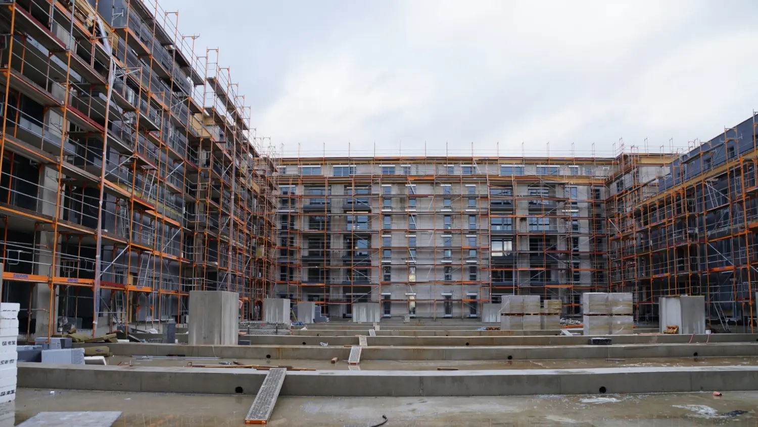 Czarny Montage Bau - Gerüstbau für ein Bauvorhaben