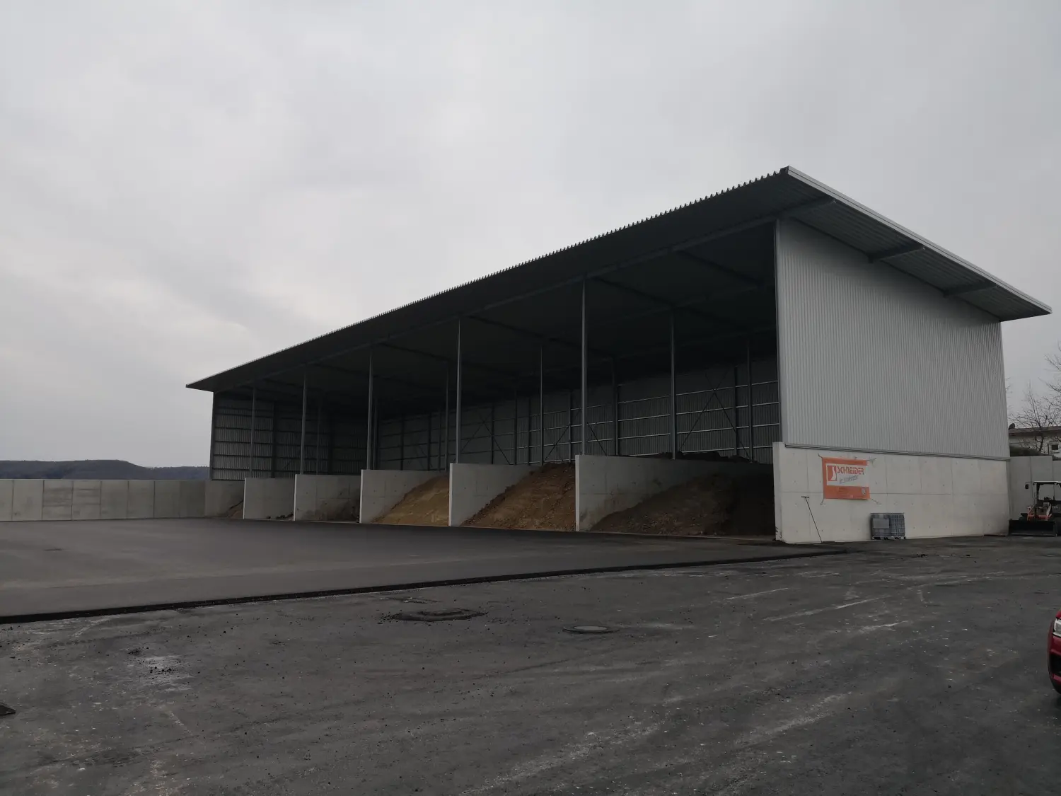 Czarny Montage Bau - neue Zimmereinrichtung