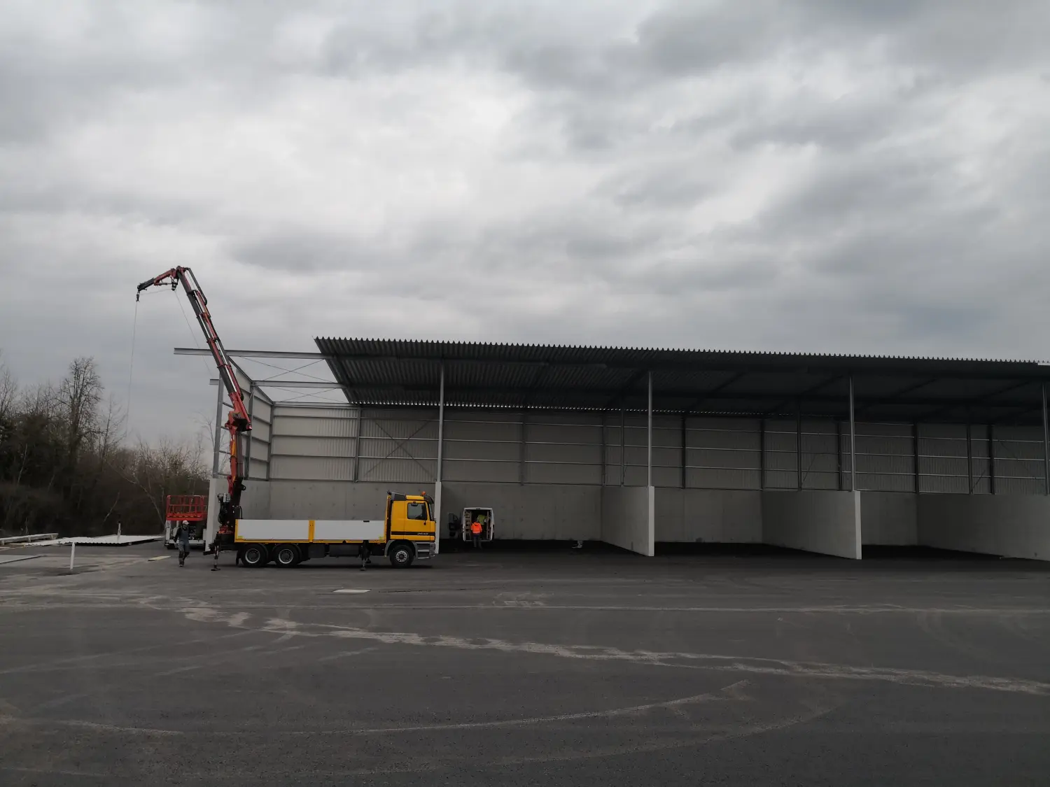 Czarny Montage Bau - neue Zimmereinrichtung