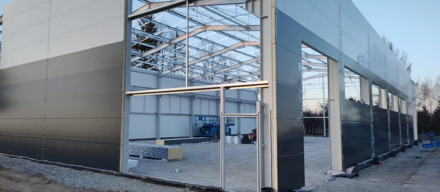 Czarny Montage Bau - neue Zimmereinrichtung