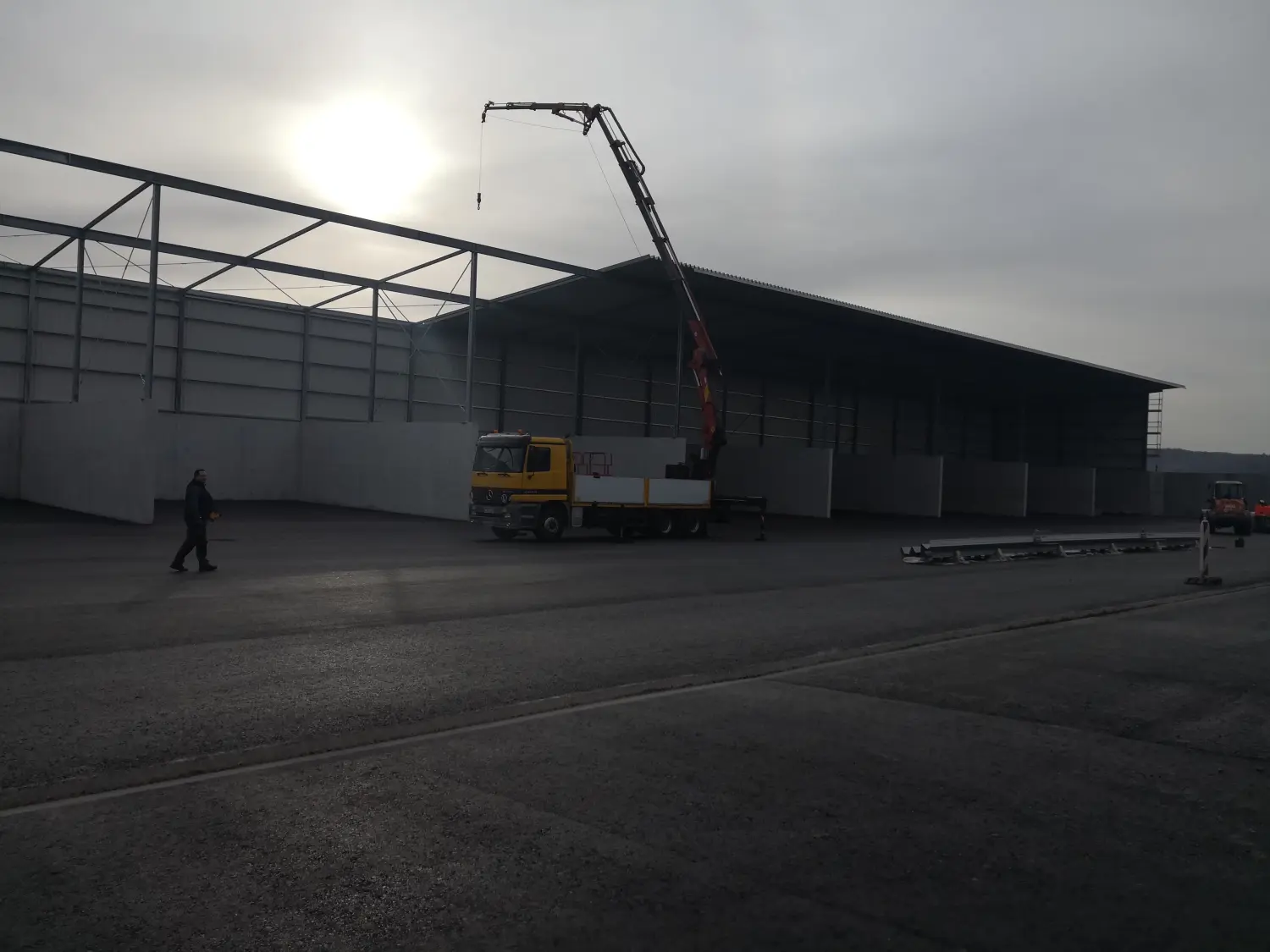 Czarny Montage Bau - neue Zimmereinrichtung